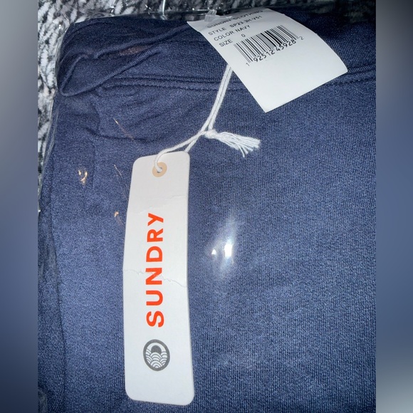 Sundry Tops - 🆕 SUNDRY Long-sleeved crewneck cropped sweater top in deep navy size XS NWT